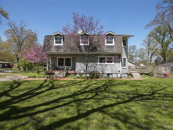 25425 6th Street, Grosse Ile Twp, MI 48138