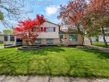 327 Tecumseh Street, Clawson, MI 48017