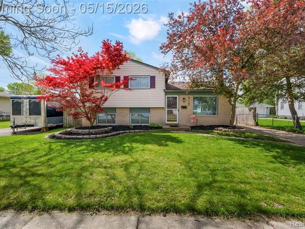 327 Tecumseh Street, Clawson, MI 48017