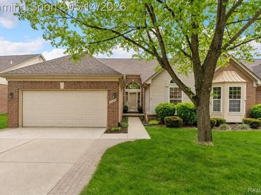 1169 Churchill Circle, Rochester, MI 48307