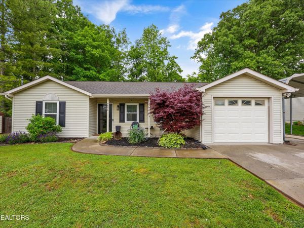 7674 Trey Oaks Lane, Knoxville, TN 37918
