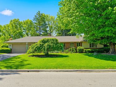 2681 Donna Drive , Upper Arlington, OH 43220