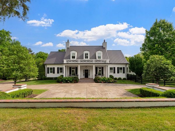 2 Bridleway Trl , Nashville, TN 37215