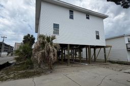 300 44th Ave. N  photo 4