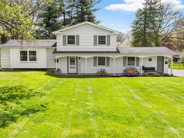142 Wedgewood Drive , Penfield, NY 14526