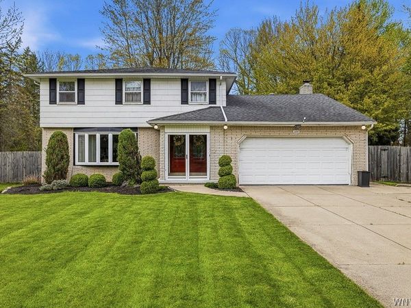 228 Countryside Lane, Buffalo, NY 14221
