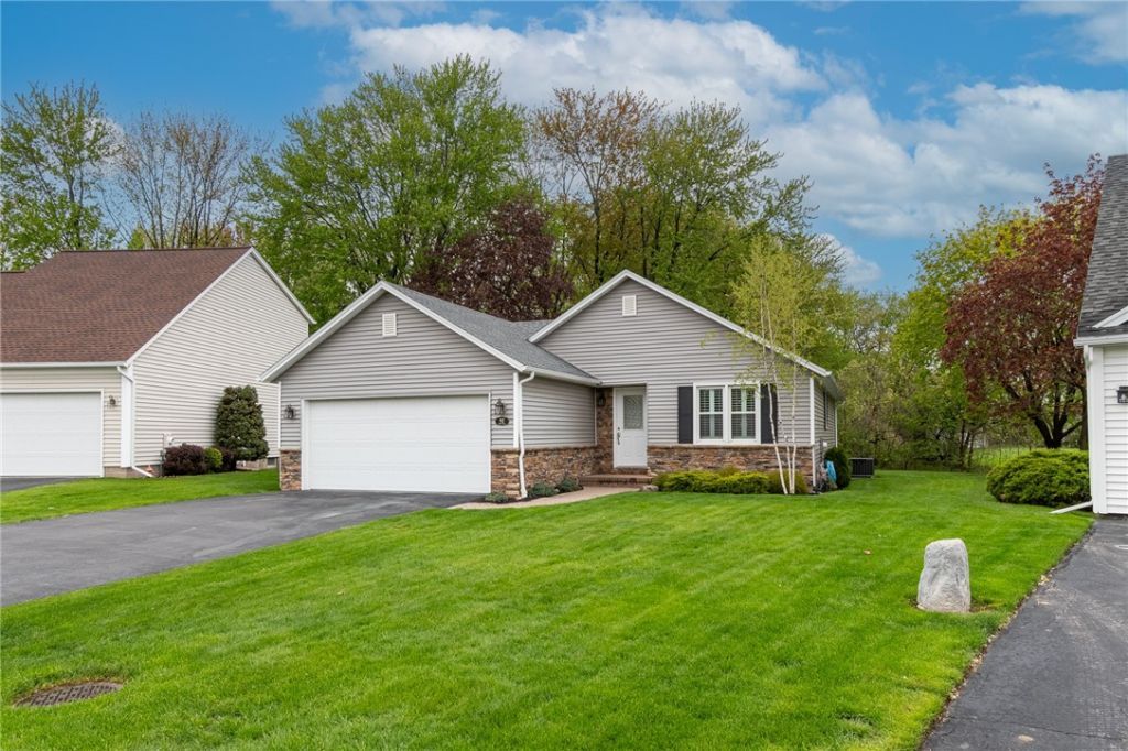 92 Olivia Circle, Rochester, NY 14626 Main Photo