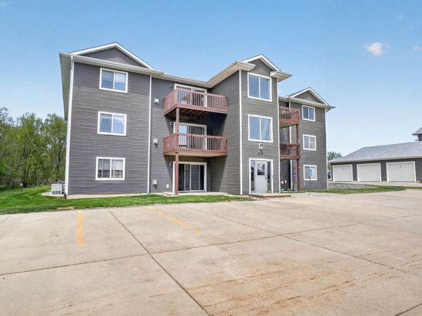 4710 Chadwick Road, Unit 5, Cedar Falls, IA 50613