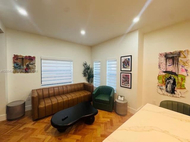 905 SW 13th Ct , Unit 905, Miami, FL 33135 Photo