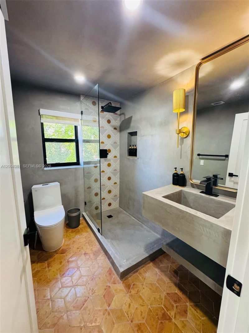 905 SW 13th Ct , Unit 905, Miami, FL 33135 Photo