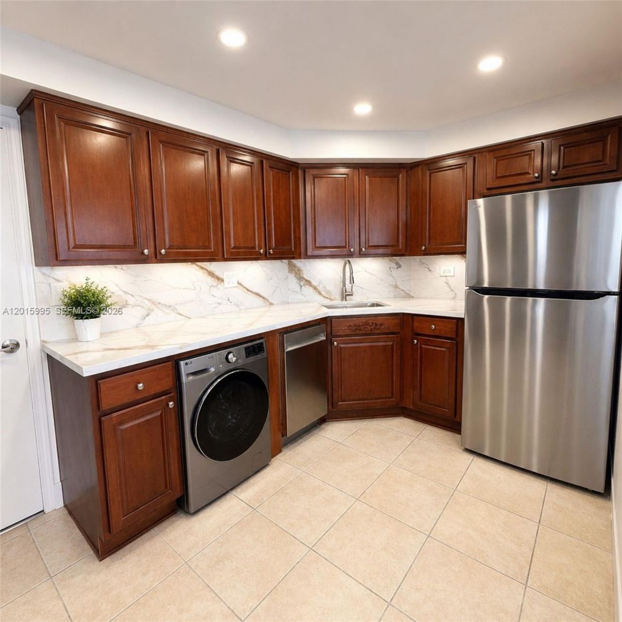 1408 Brickell Bay Dr, Unit 1104, Miami, FL 33131 Photo