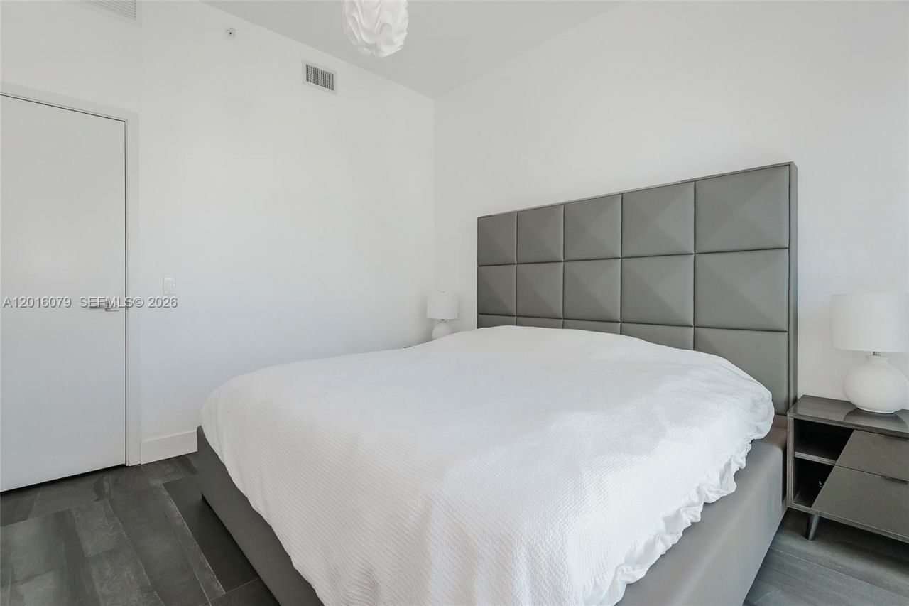 1080 Brickell Ave, Unit 2803, Miami, FL 33131 Photo