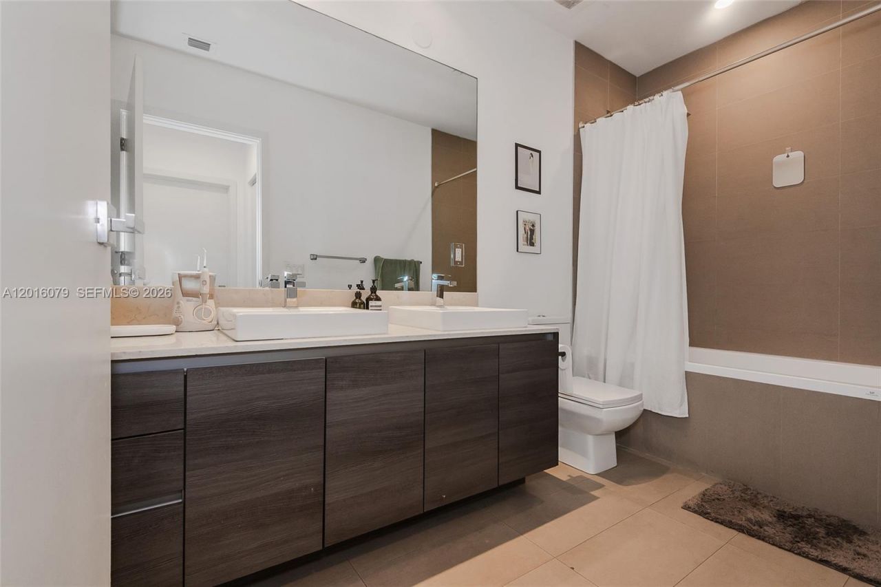 1080 Brickell Ave, Unit 2803, Miami, FL 33131 Photo