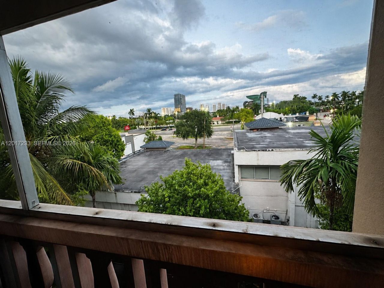 410 SE 2nd St , Unit 415, Hallandale Beach, FL 33009 Photo