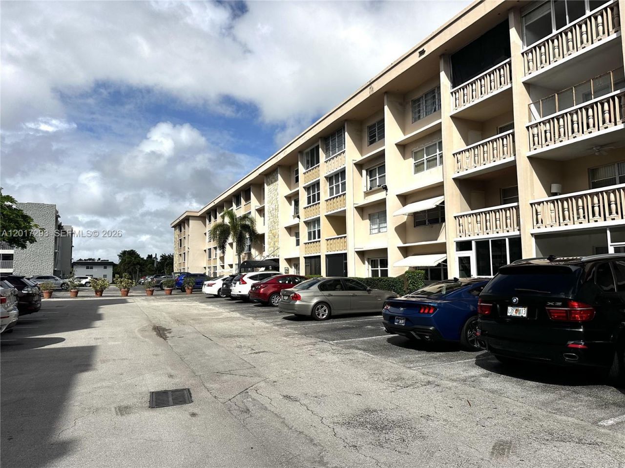 410 SE 2nd St, Unit 415, Hallandale Beach, FL 33009 Photo