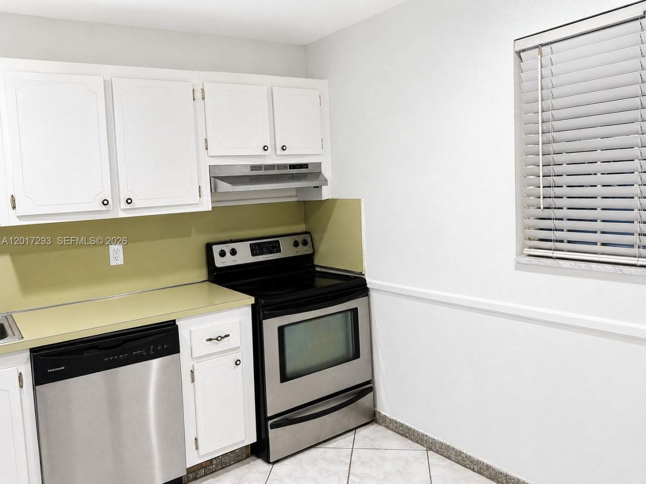 410 SE 2nd St, Unit 415, Hallandale Beach, FL 33009 Photo