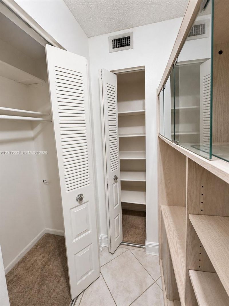 410 SE 2nd St, Unit 415, Hallandale Beach, FL 33009 Photo