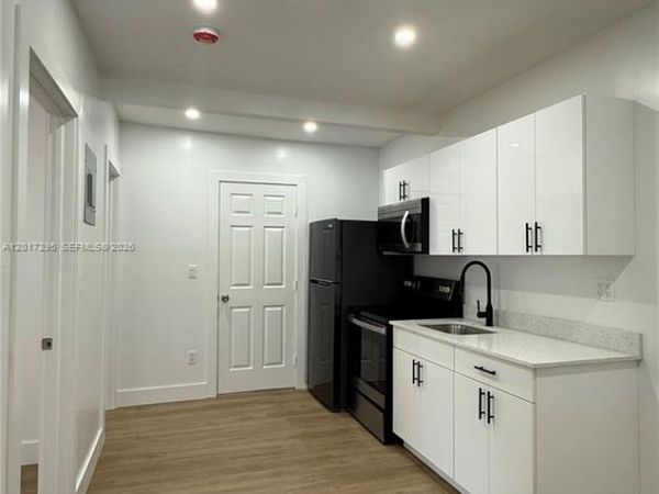 211 SW 10th Ave , Unit 5, Miami, FL 33130