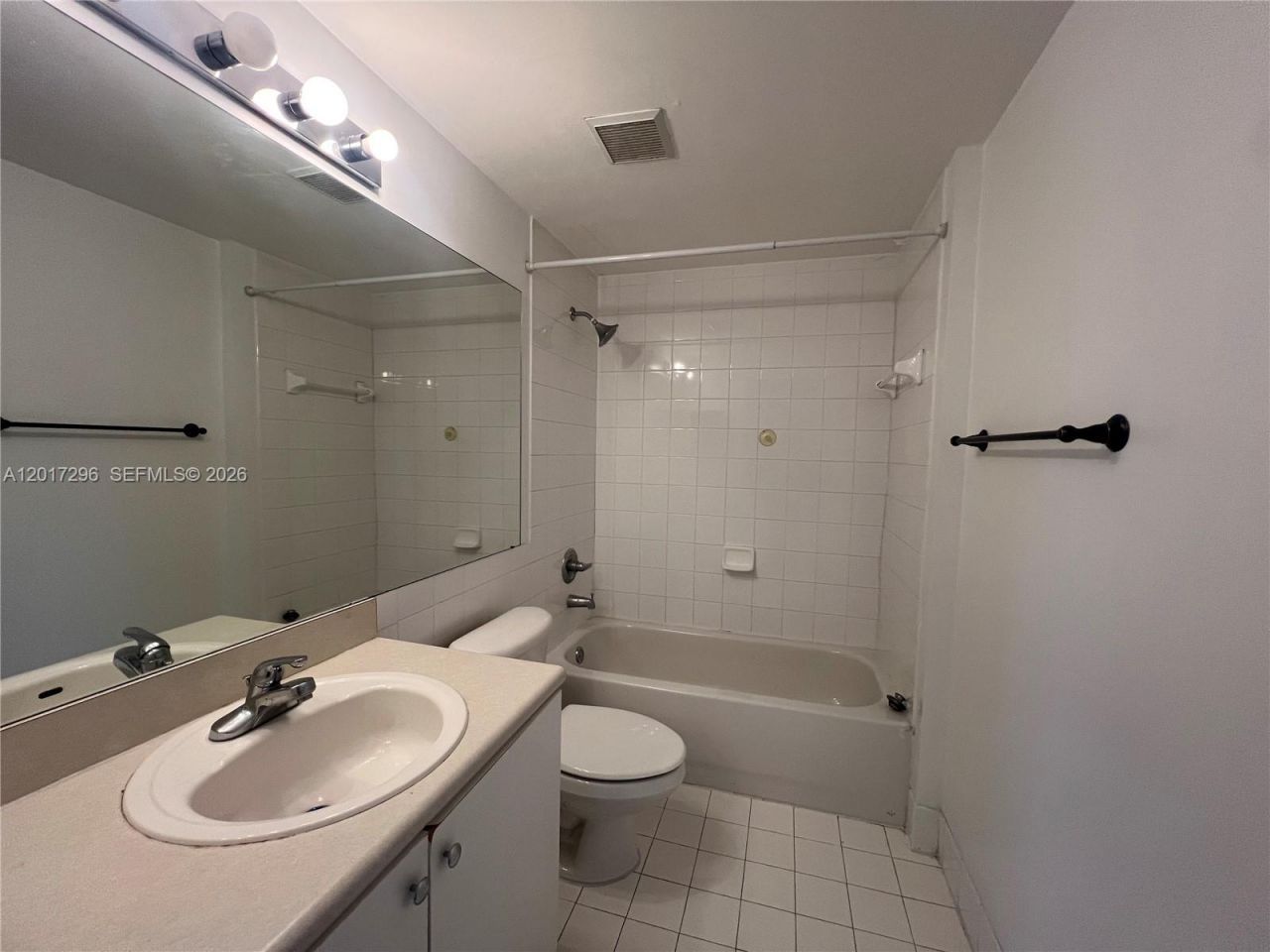 5091 NW 7th St , Unit 706, Miami, FL 33126 Photo
