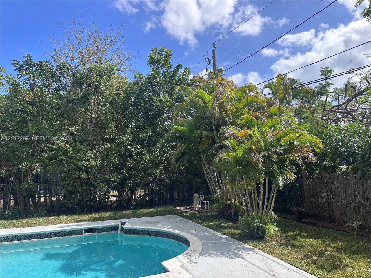 200 SE 19th St , Fort Lauderdale, FL 33316 Photo