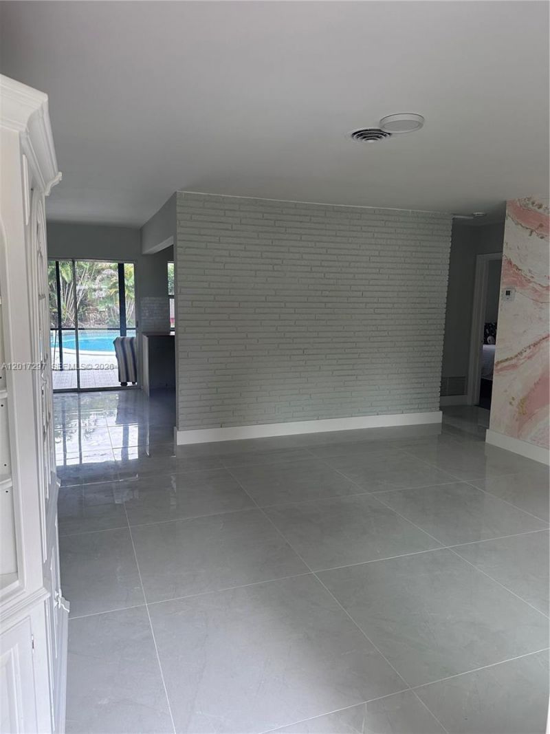 200 SE 19th St , Fort Lauderdale, FL 33316 Photo