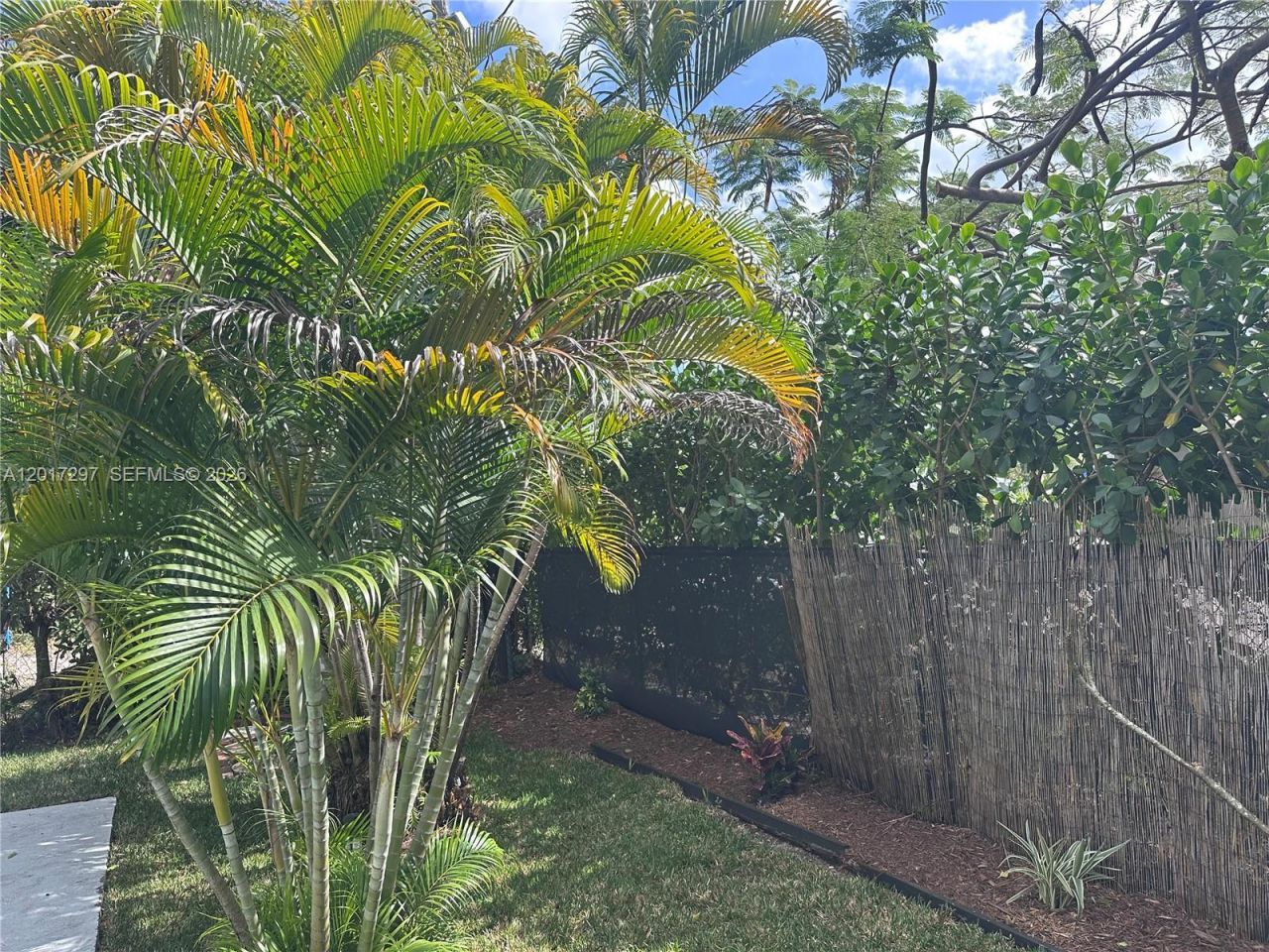 200 SE 19th St , Fort Lauderdale, FL 33316 Photo