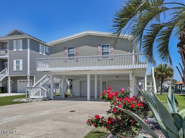 4090 4th Street, Surf City, NC 28445