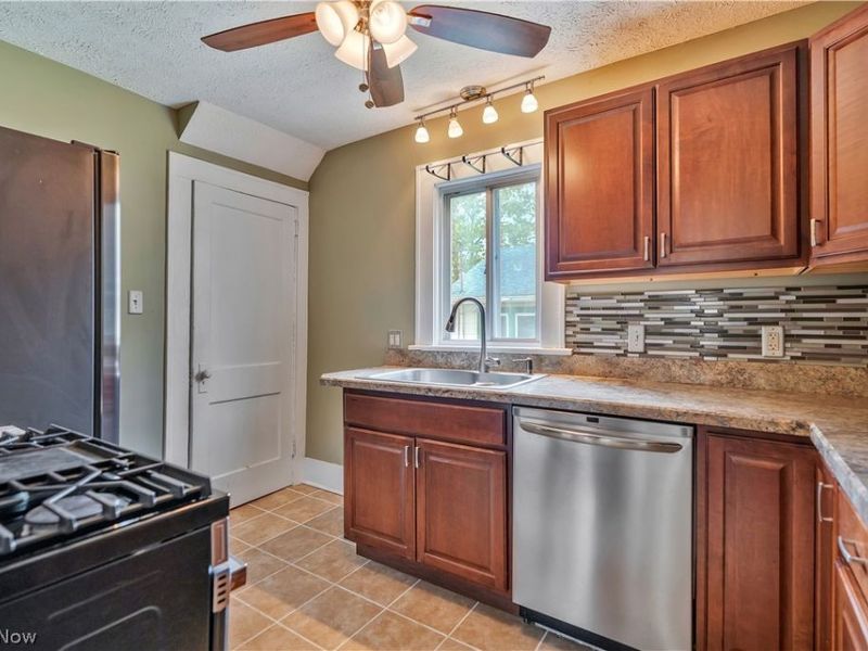 198 Stratford Avenue, Wadsworth, OH 44281 Photo 10