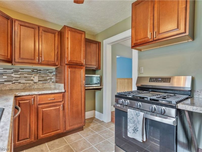 198 Stratford Avenue, Wadsworth, OH 44281 Photo 9