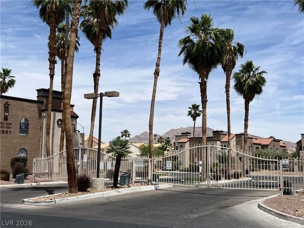 2981 Juniper Hills Boulevard , Unit 203, Las Vegas, NV 89142