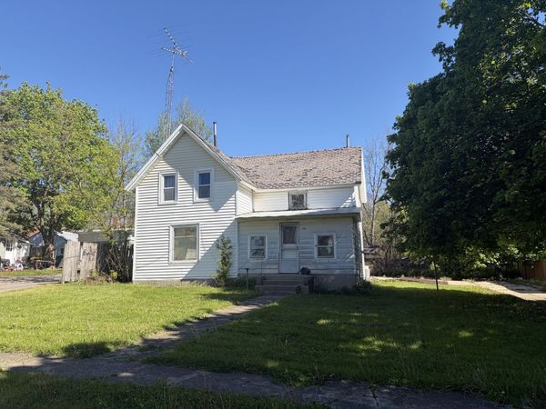 706 Dewey Street , Harvard, IL 60033