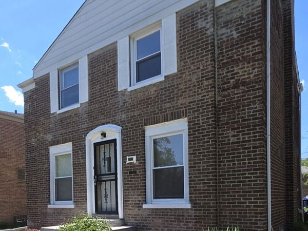 10118 S Luella Avenue , Chicago, IL 60617