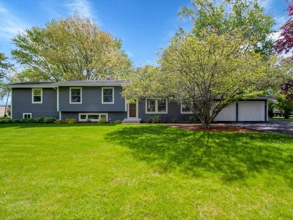 31471 N Ranch Road , Grayslake, IL 60030