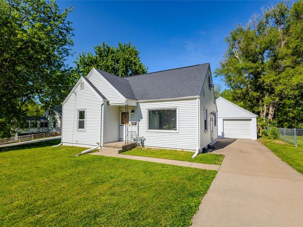 3422 66th Street, Urbandale, IA 50322