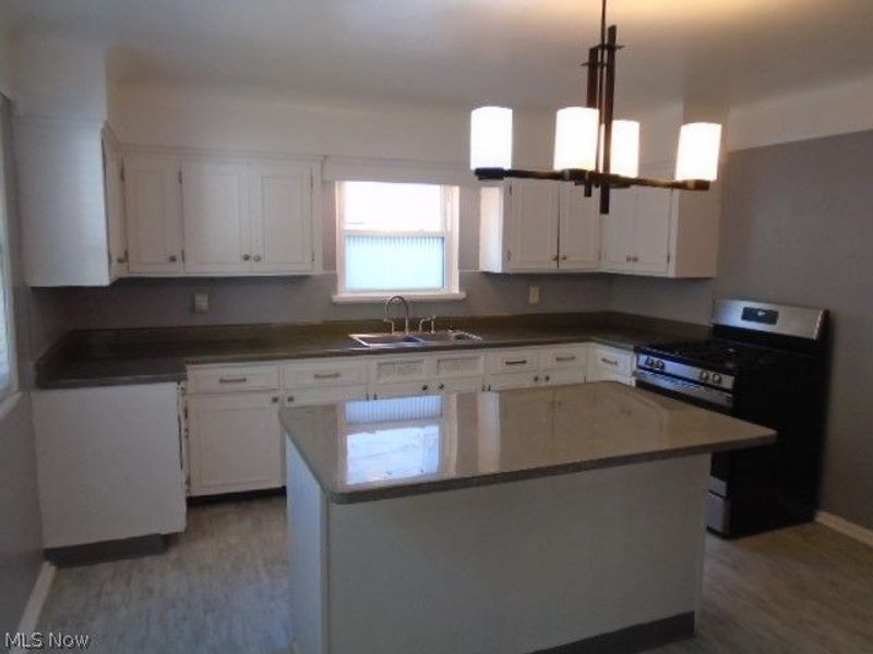 18909 Pawnee Avenue, Cleveland, OH 44119 Photo 12
