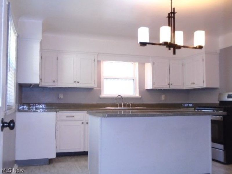 18909 Pawnee Avenue, Cleveland, OH 44119 Photo 13