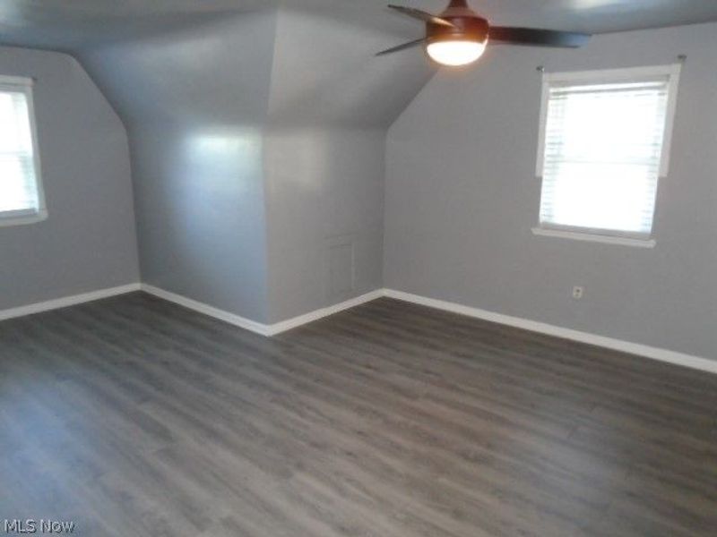 18909 Pawnee Avenue, Cleveland, OH 44119 Photo 22