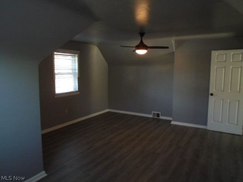 18909 Pawnee Avenue, Cleveland, OH 44119 Photo 23