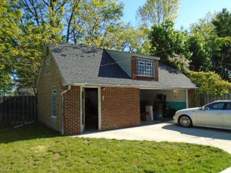 18909 Pawnee Avenue, Cleveland, OH 44119 Photo 6