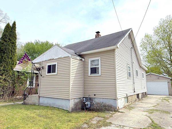 231 25th Street SW, Mason City, IA 50401