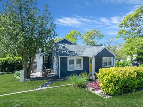 42 Oceanview Avenue, Farmingville, NY 11738