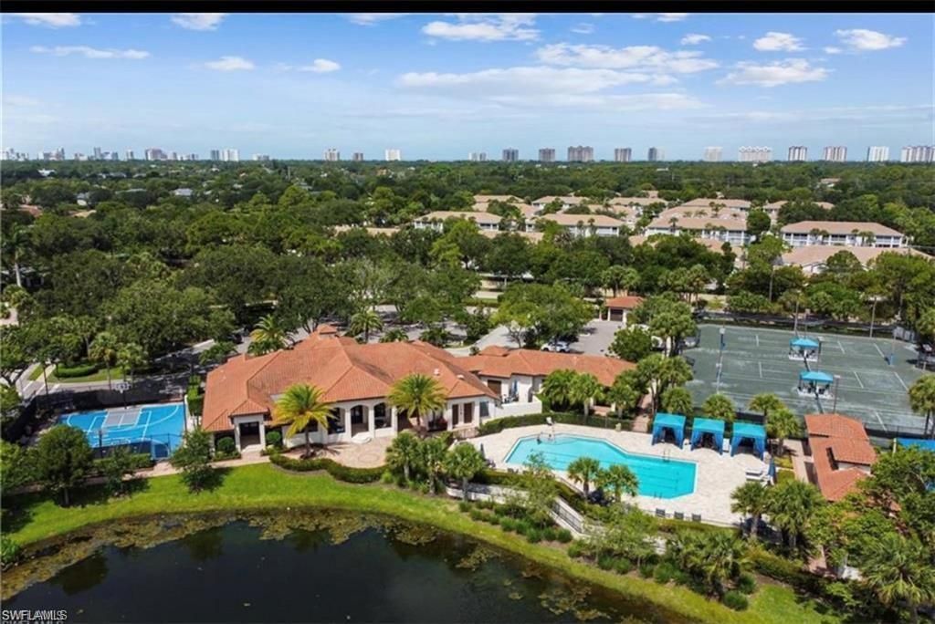 8058 Vera Cruz Way , Naples, FL 34109 Photo