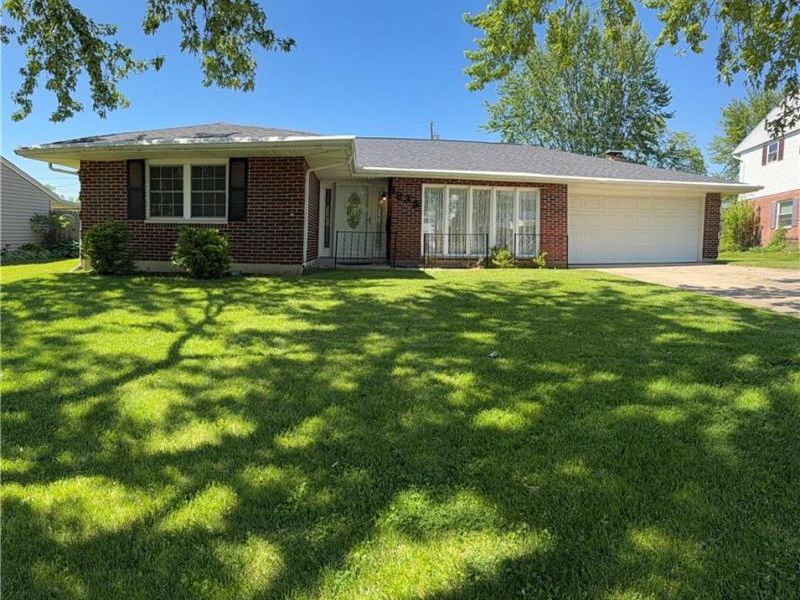 1935 Campus Drive, Fairborn, OH 45324 Photo 1