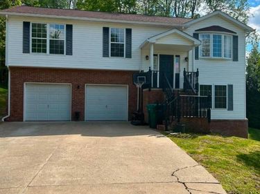 1002 Sherwood Circle, Bridgeport, WV 26330