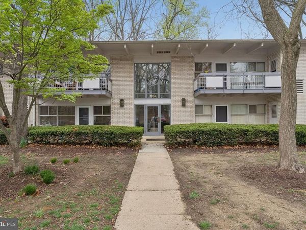 7704 DONNYBROOK COURT , Unit 102, ANNANDALE, VA 22003