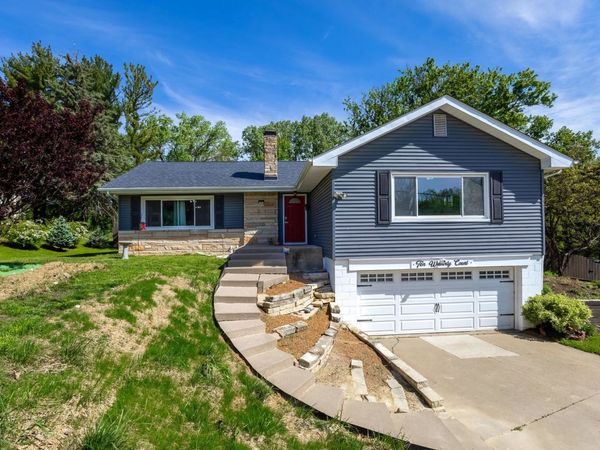 10 Waverly Court , Davenport, IA 52804