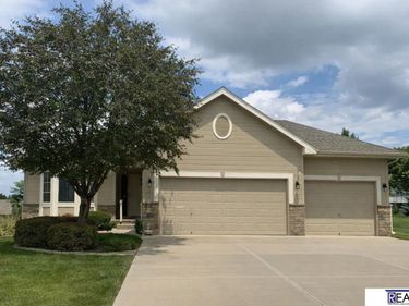 19220 Ontario Circle , Omaha, NE 68130