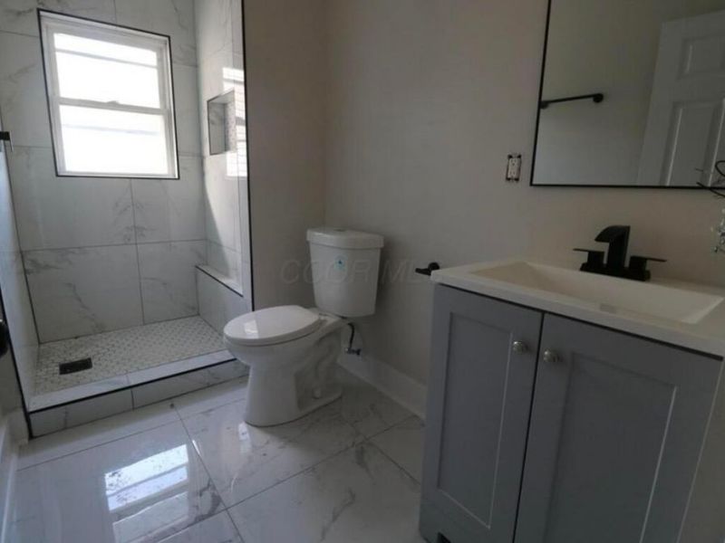 1074 E 15th Avenue, Columbus, OH 43211 Photo 4