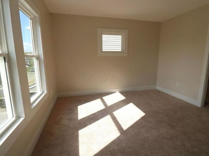 1074 E 15th Avenue, Columbus, OH 43211 Photo 7