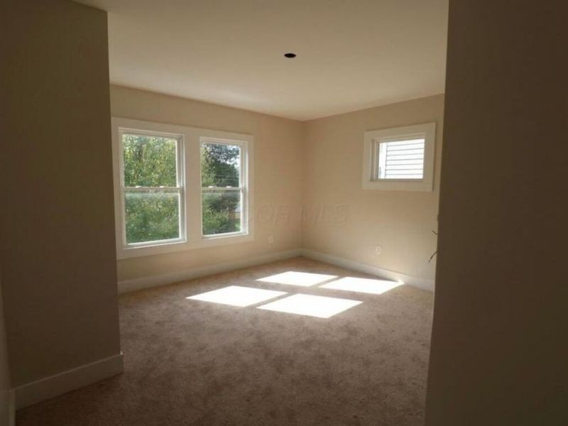 1074 E 15th Avenue, Columbus, OH 43211 Photo 9